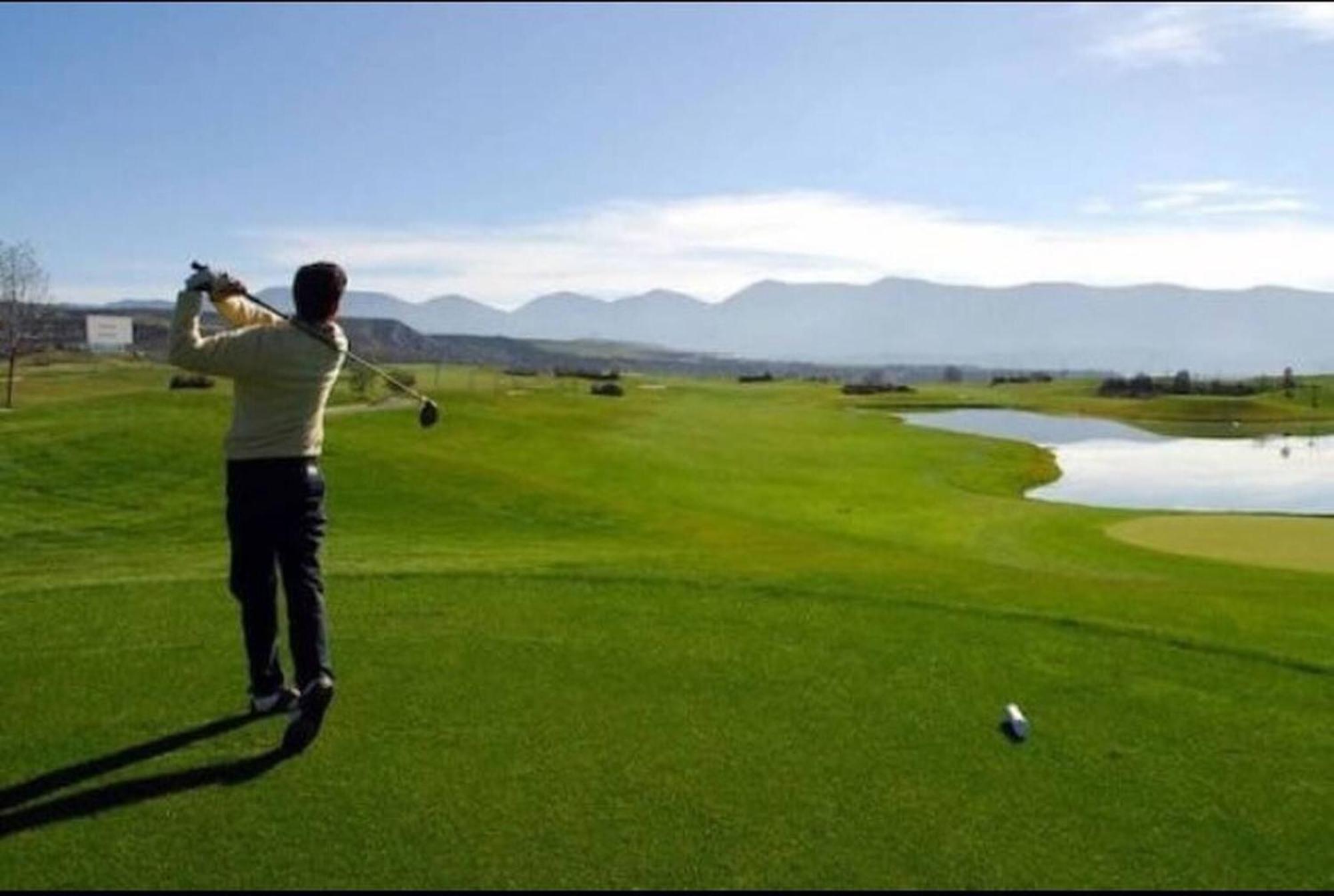 Coqueto Apto Con Vistas En Las Margas Golf N001 Sabinanigo Luaran gambar